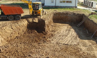 Рытье котлованов под фундамент в Таганроге – цена от 2603 руб. за м3 | 2Землекопа-Тгн